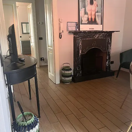 Nicole 20 * Menaggio